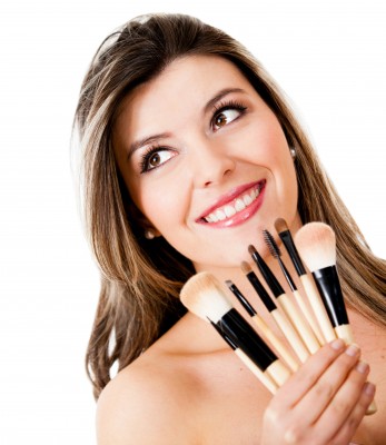 ChicBeautyTips.com: What's With All The Makeup Brushes?